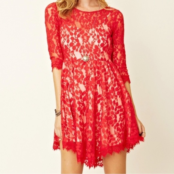 Free People Boho Red Floral Lace Sleeved Mini Dress size 6 - Picture 1 of 4